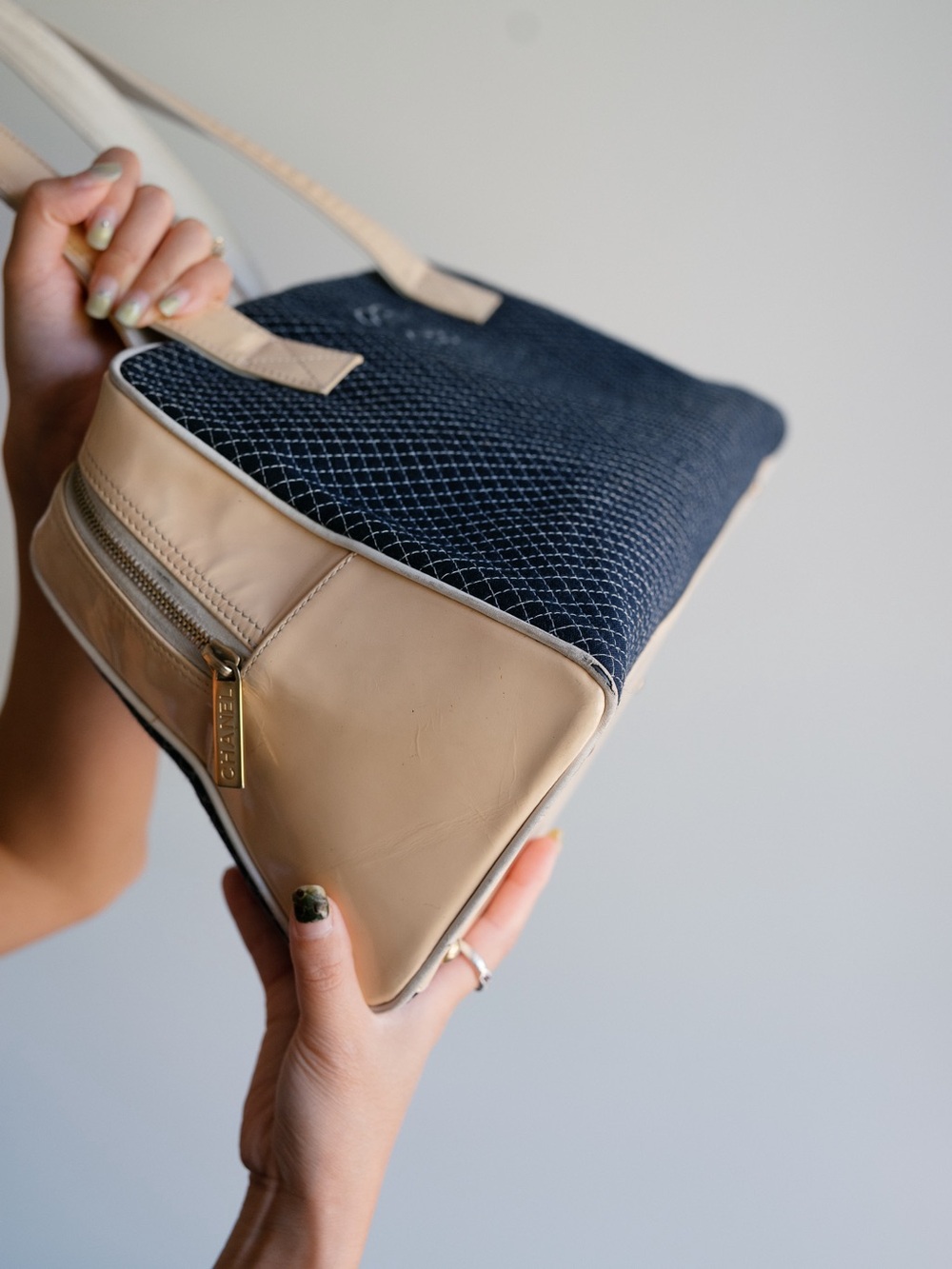 Chanel bowling bag - Picture 5 of 11